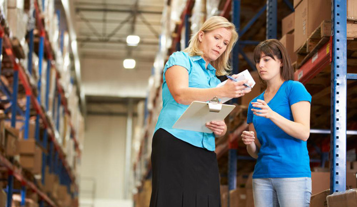 manager-and-employee-warehouse.jpg